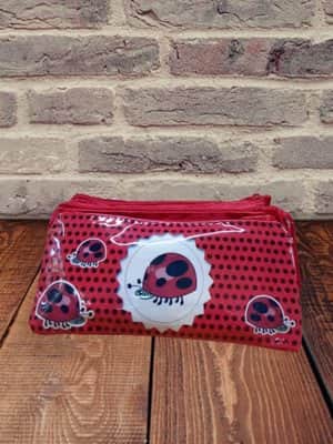 קלמר לילדה חיפושית.